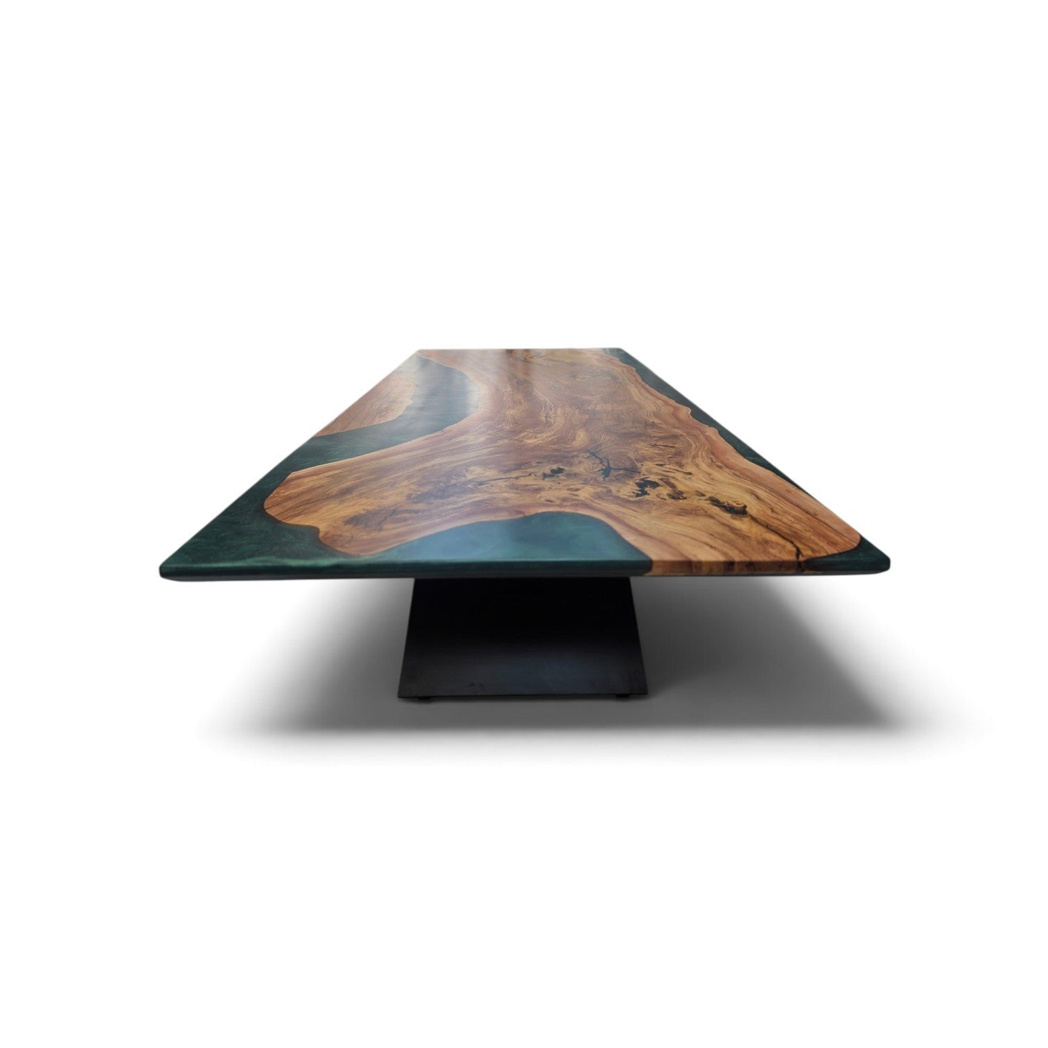 Matumi and emerald epoxy resin table
