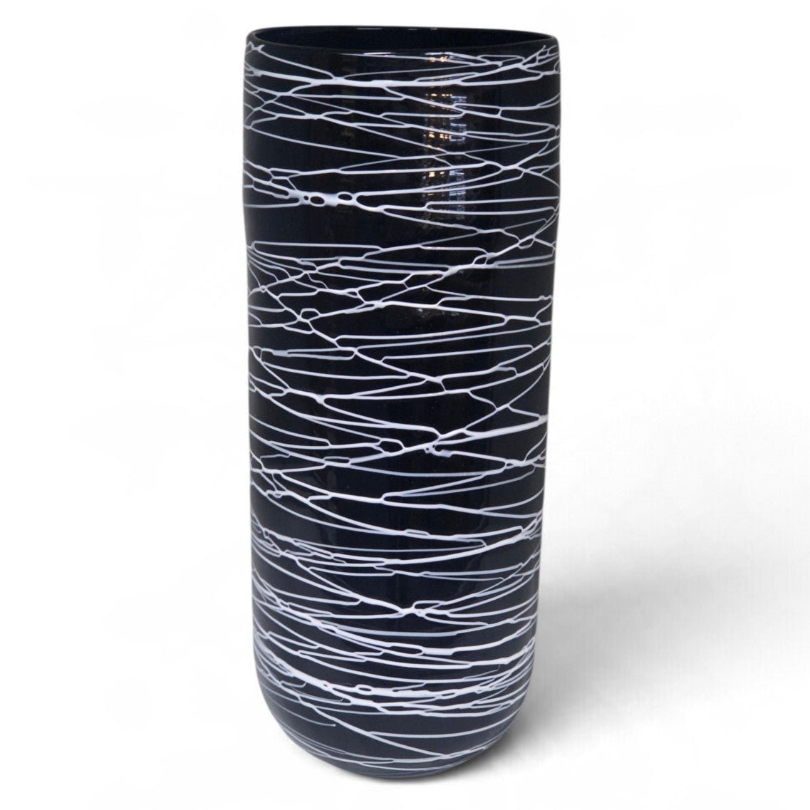 Noir silhouette decorative vase