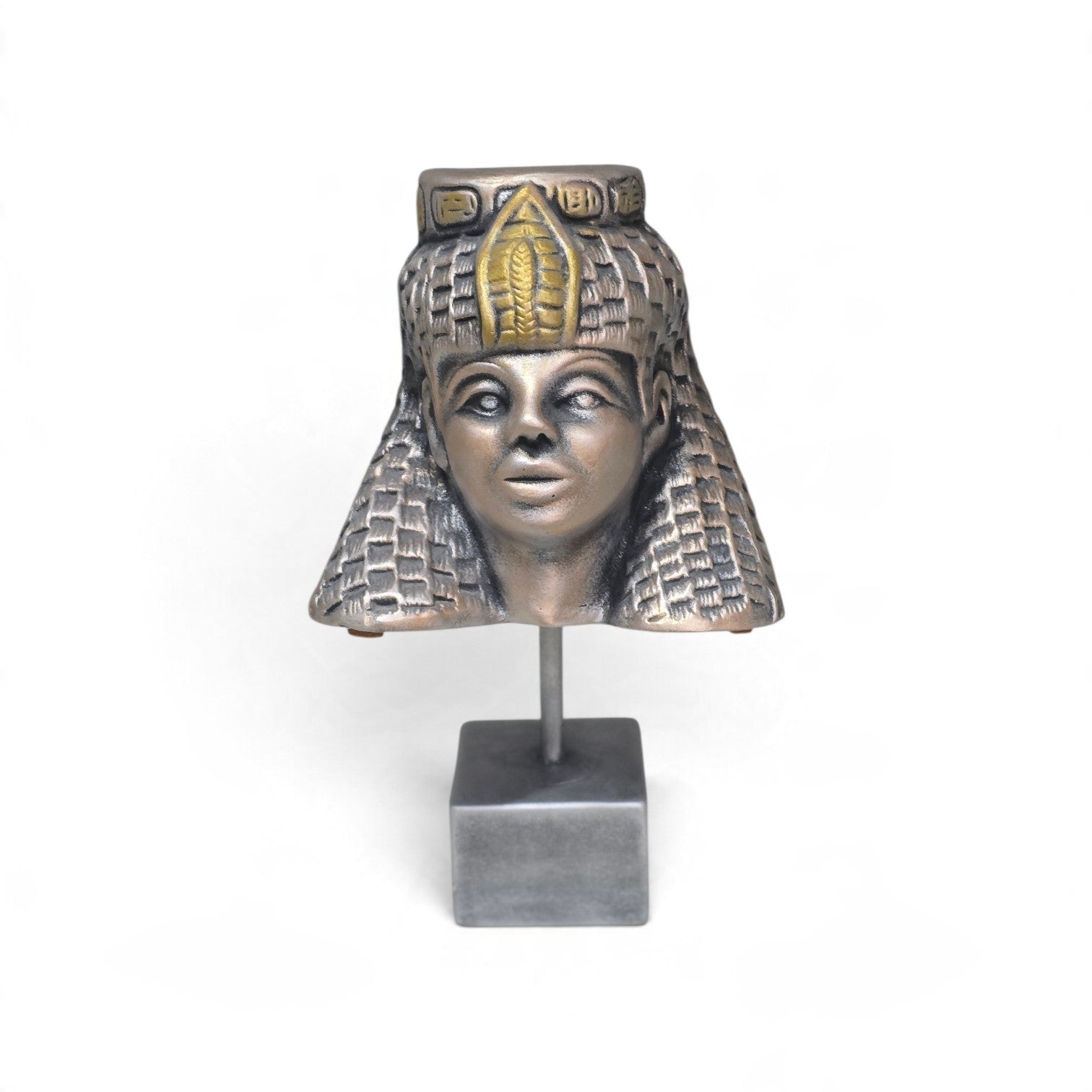 Pharaoh's legacy  a touch of ancient Egyptian elegance