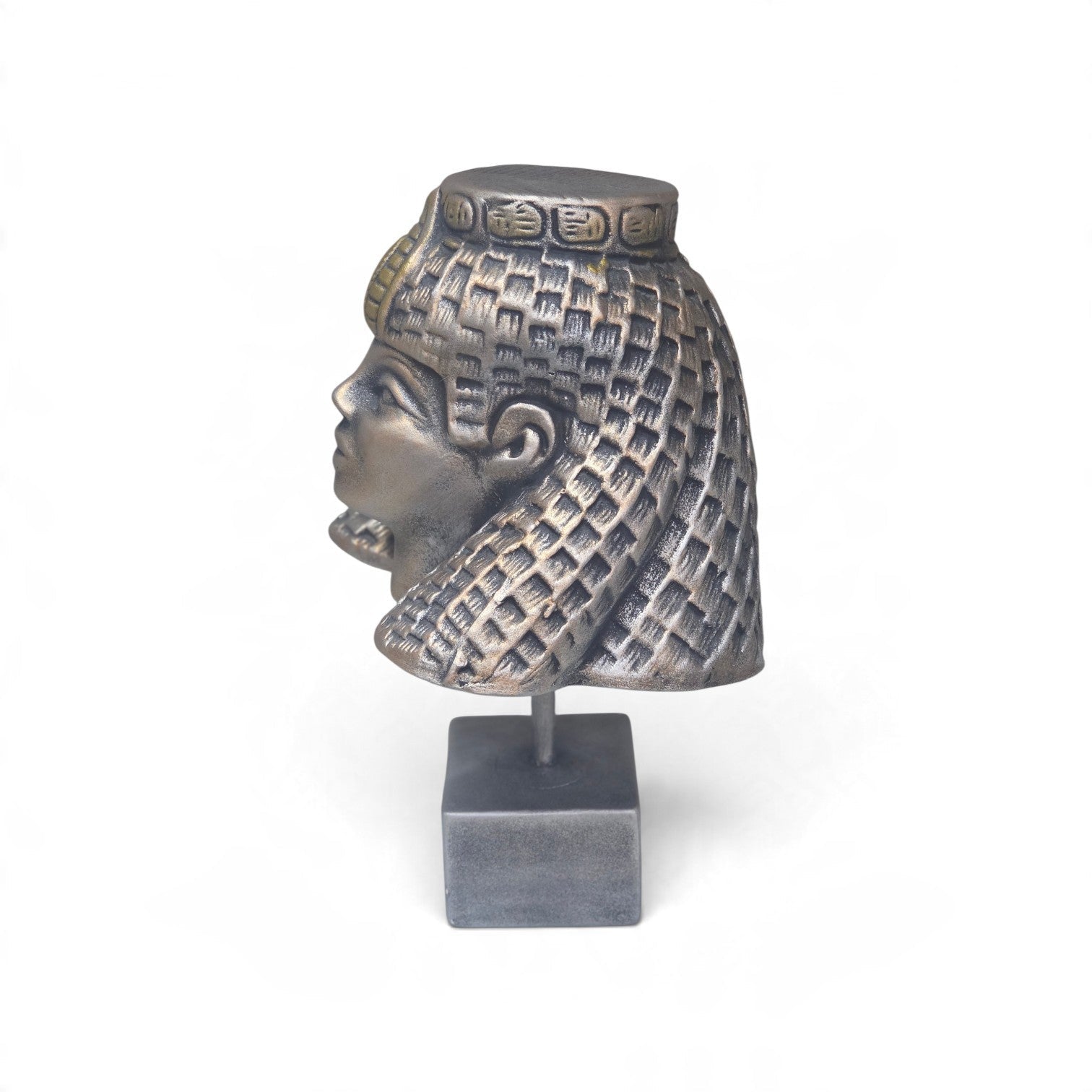Pharaoh's legacy  a touch of ancient Egyptian elegance
